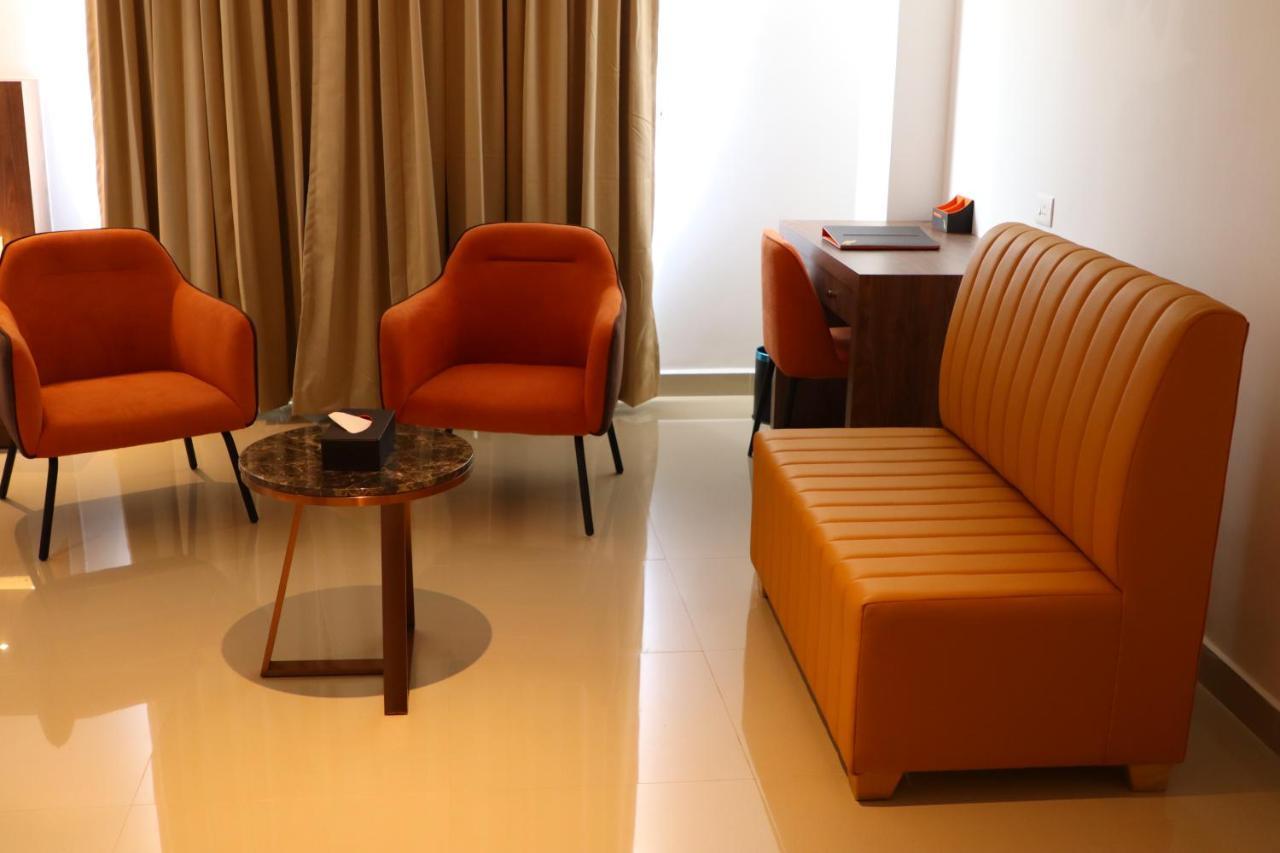 Hotel Seven Lights Kochi Exterior photo