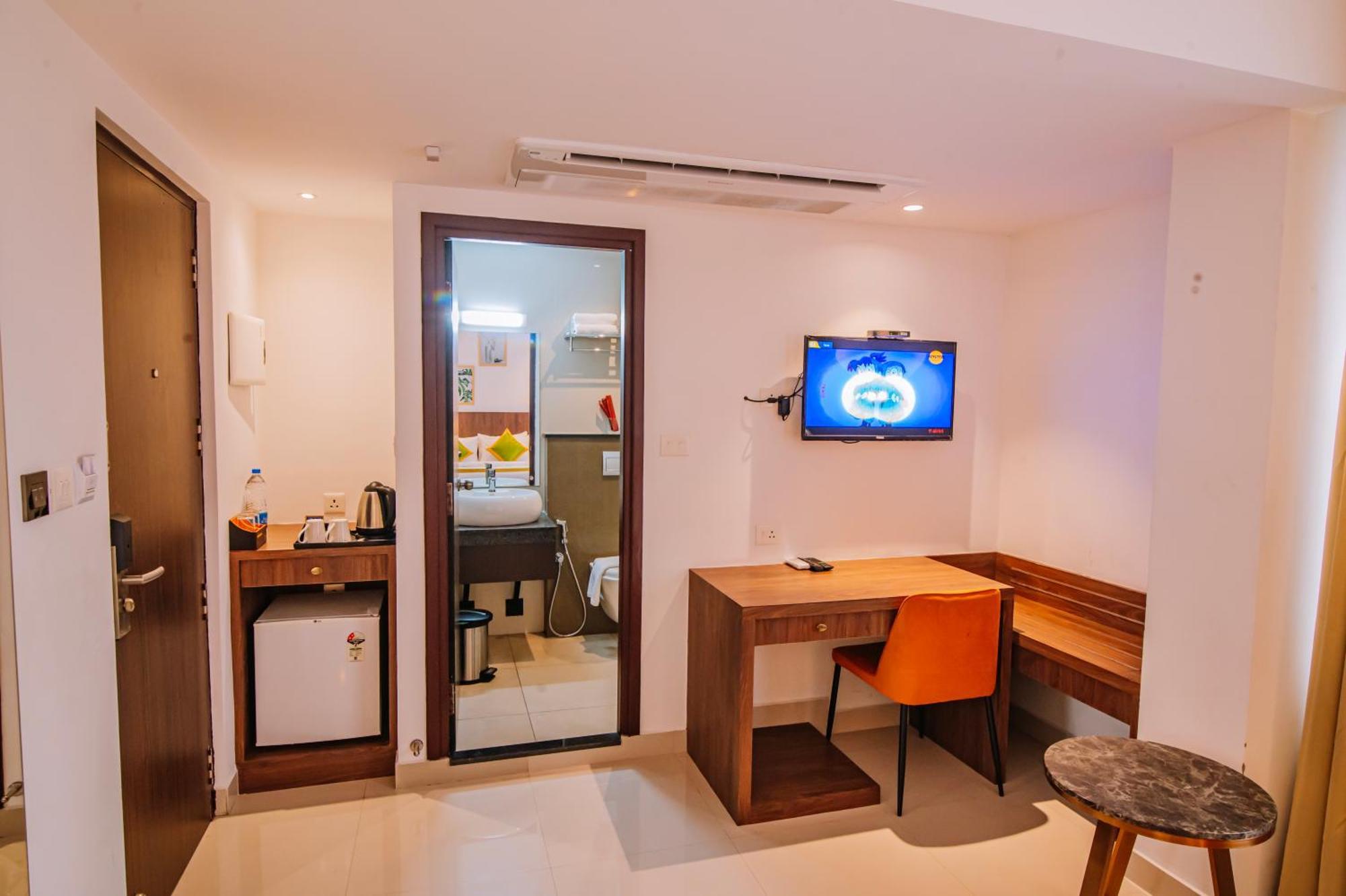 Hotel Seven Lights Kochi Exterior photo