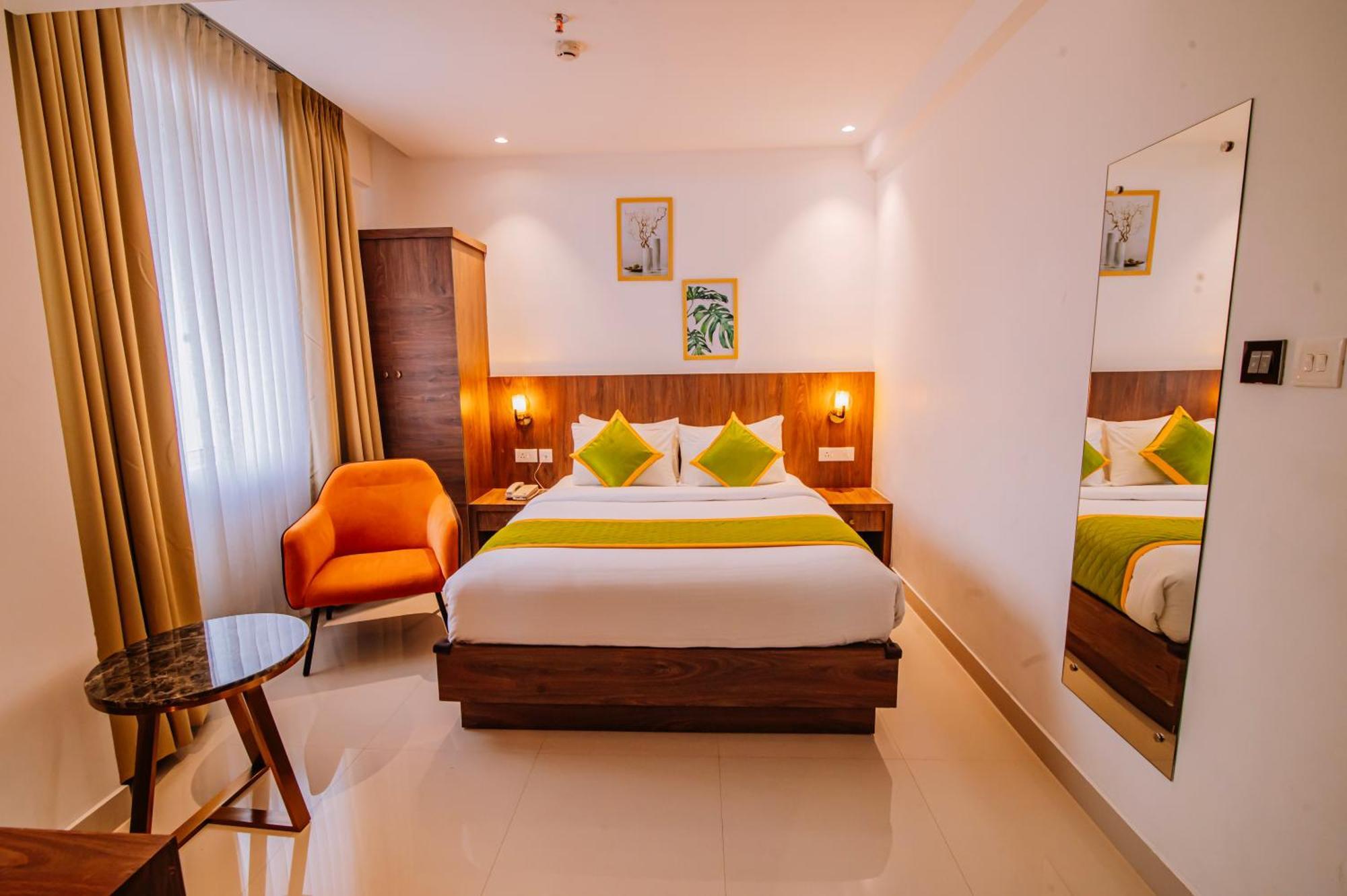 Hotel Seven Lights Kochi Exterior photo