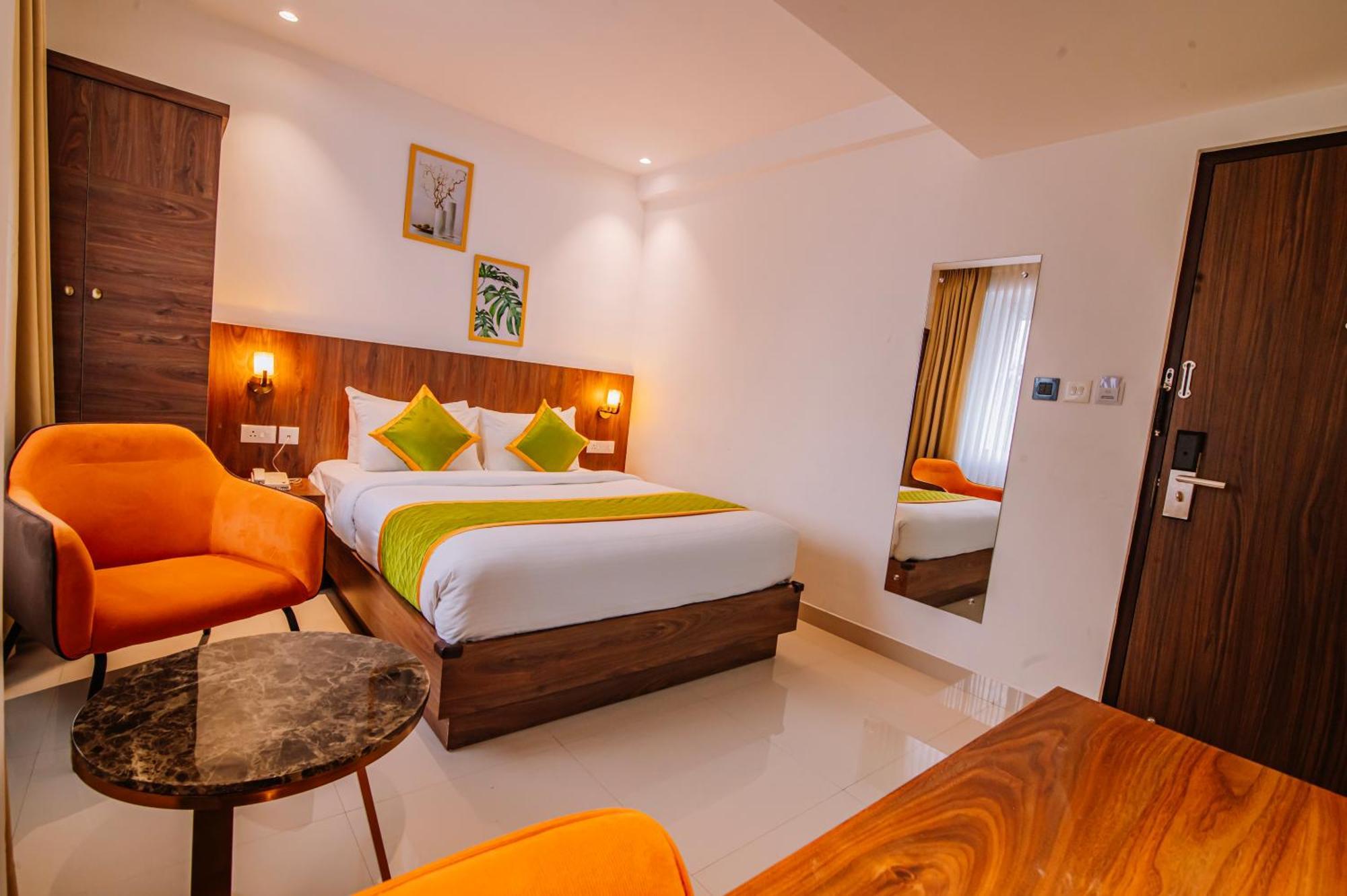 Hotel Seven Lights Kochi Exterior photo
