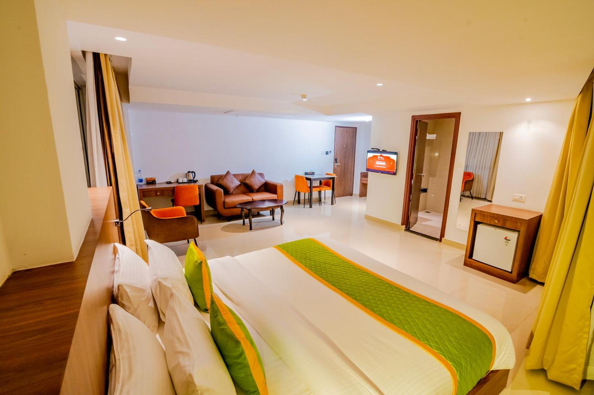 Hotel Seven Lights Kochi Exterior photo