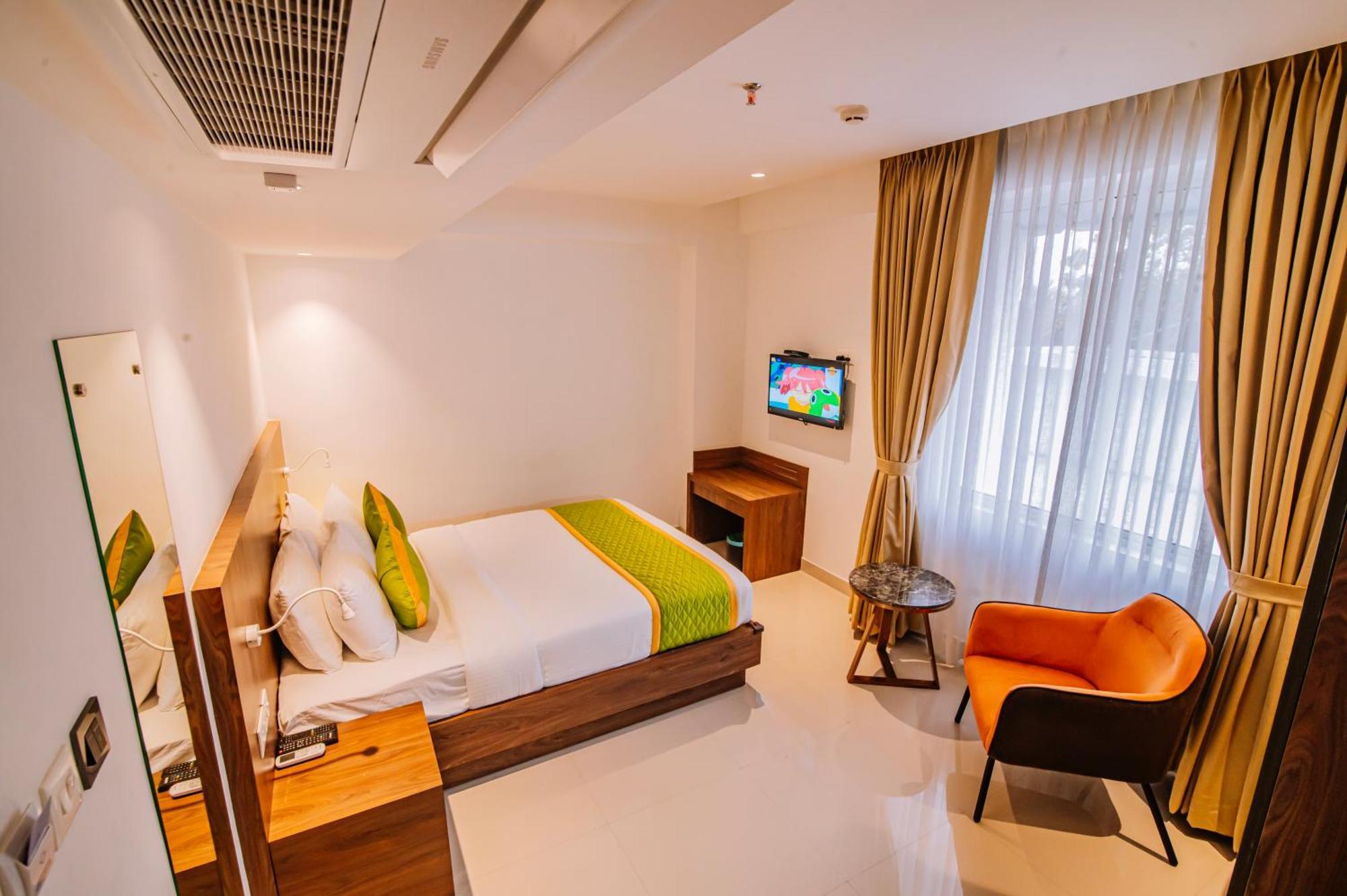 Hotel Seven Lights Kochi Exterior photo