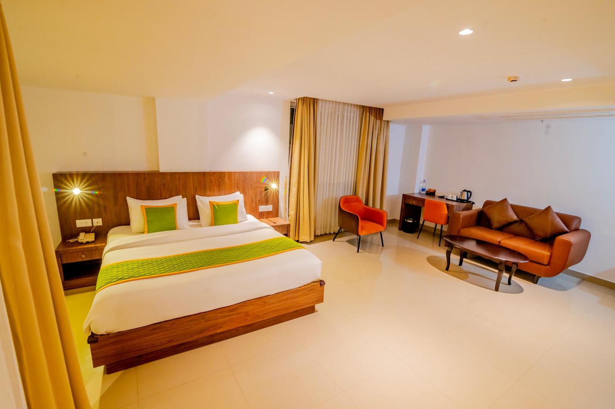 Hotel Seven Lights Kochi Exterior photo