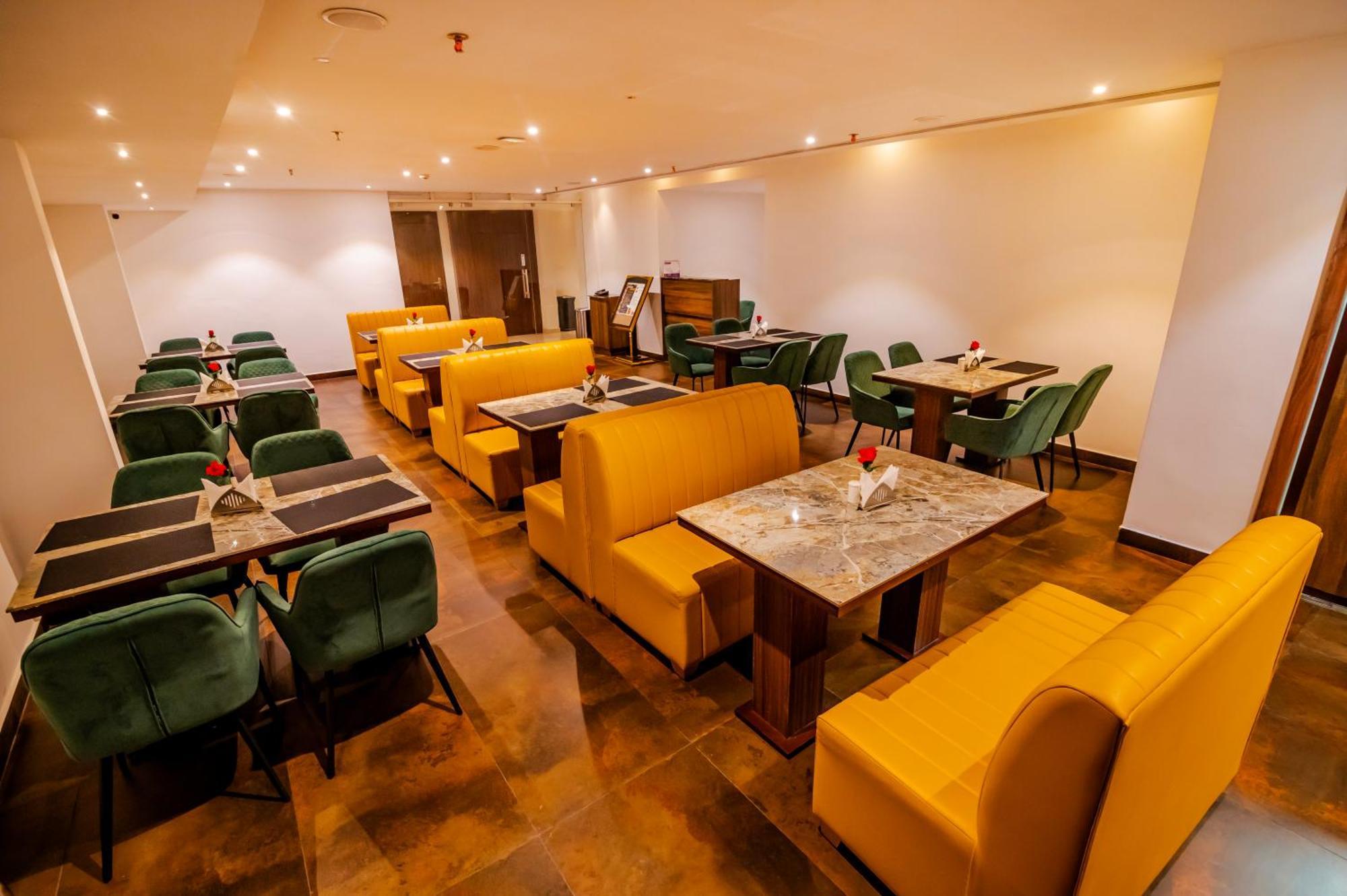 Hotel Seven Lights Kochi Exterior photo