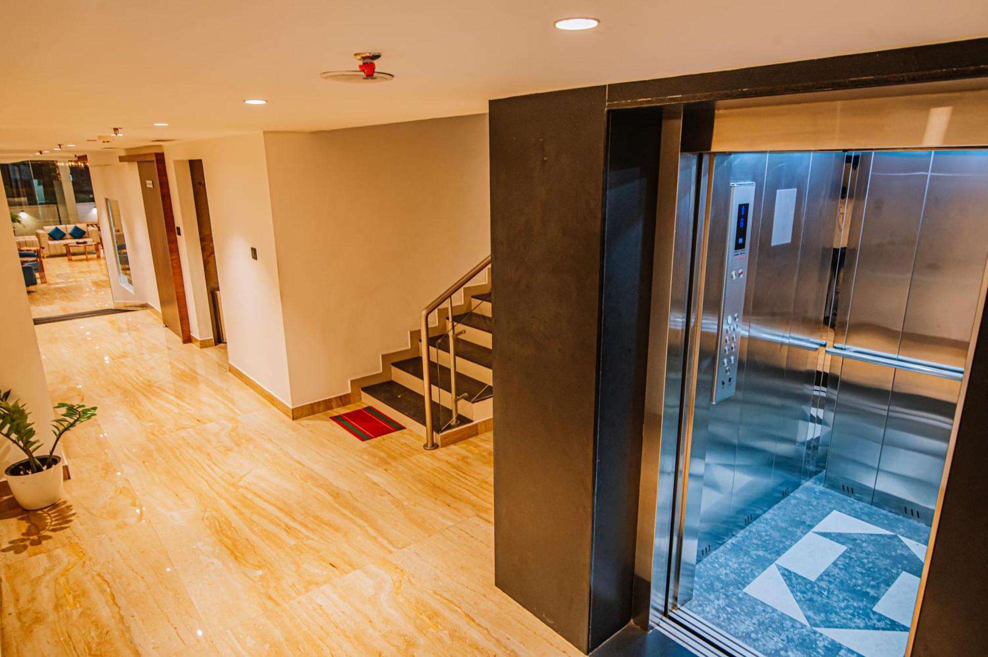 Hotel Seven Lights Kochi Exterior photo